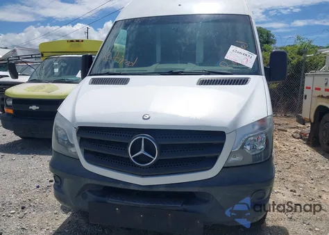 2014 Mercedes-Benz Sprinter 2500 High Roof из США, поврежденный, VIN WD3PE8DE4E5826875